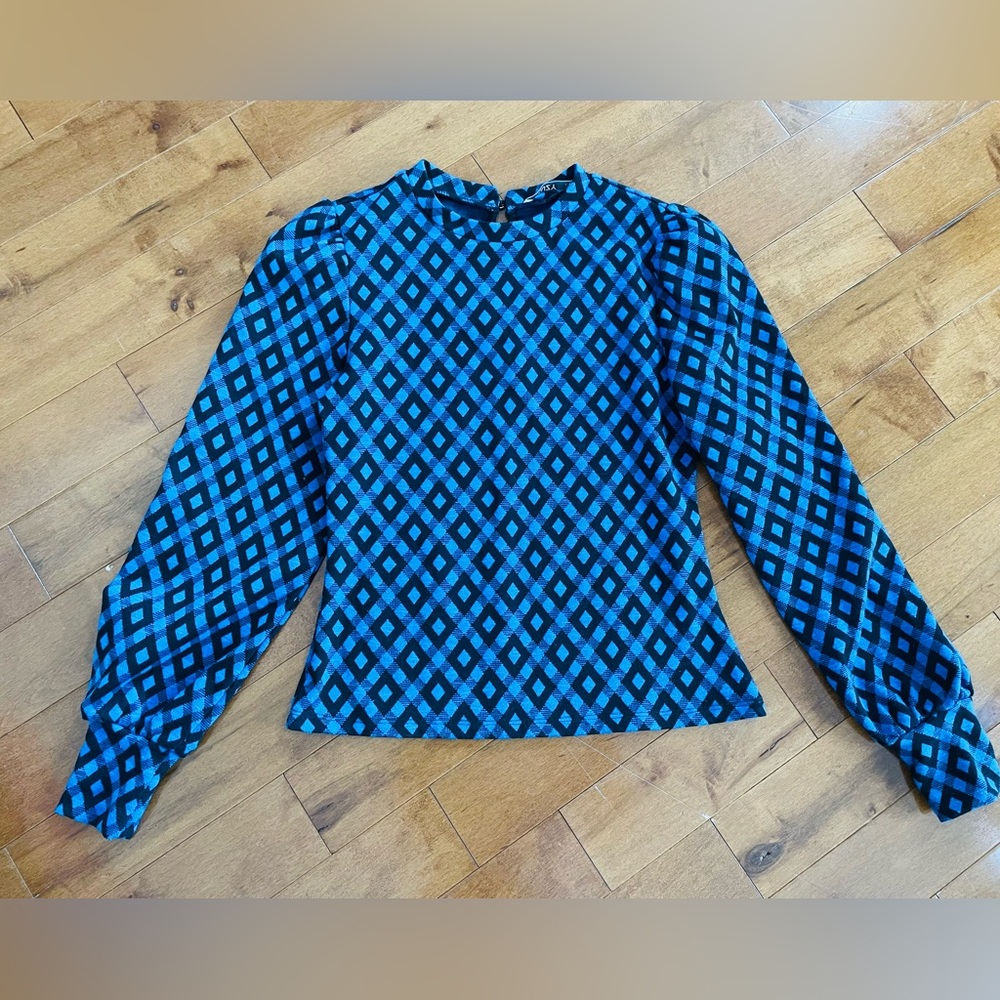 Suzy Shier Blue and Black Geometric Long-Sleeve Blouse